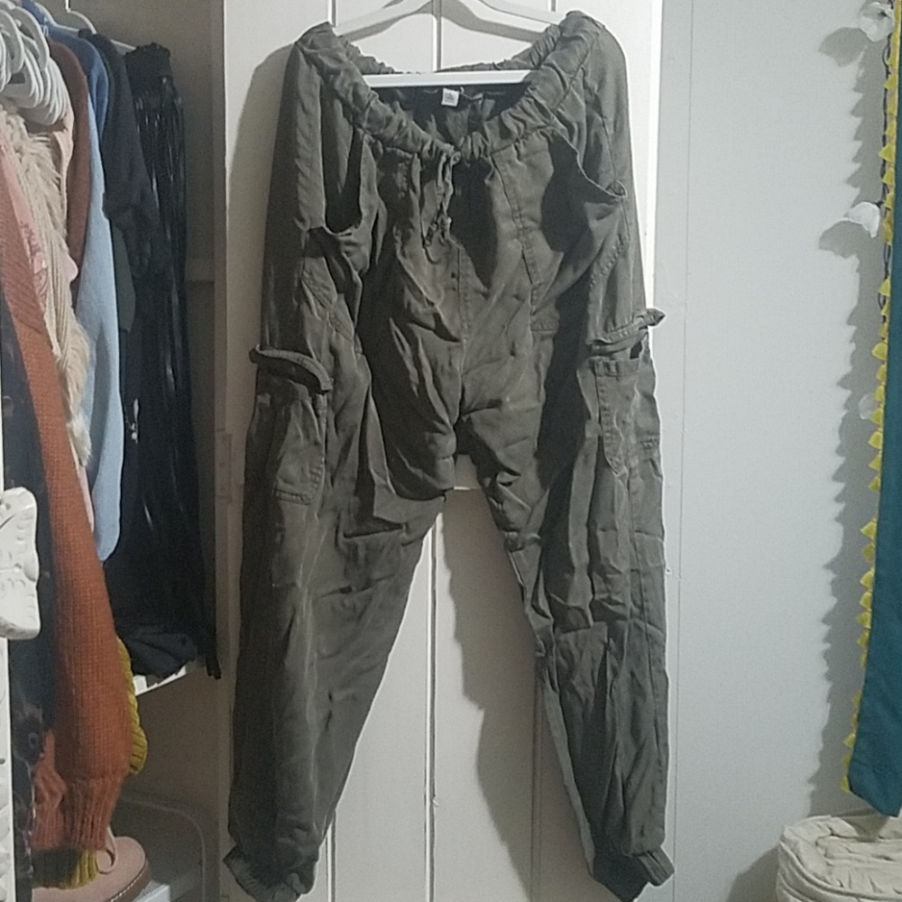Green Cargo Slouch Joggers